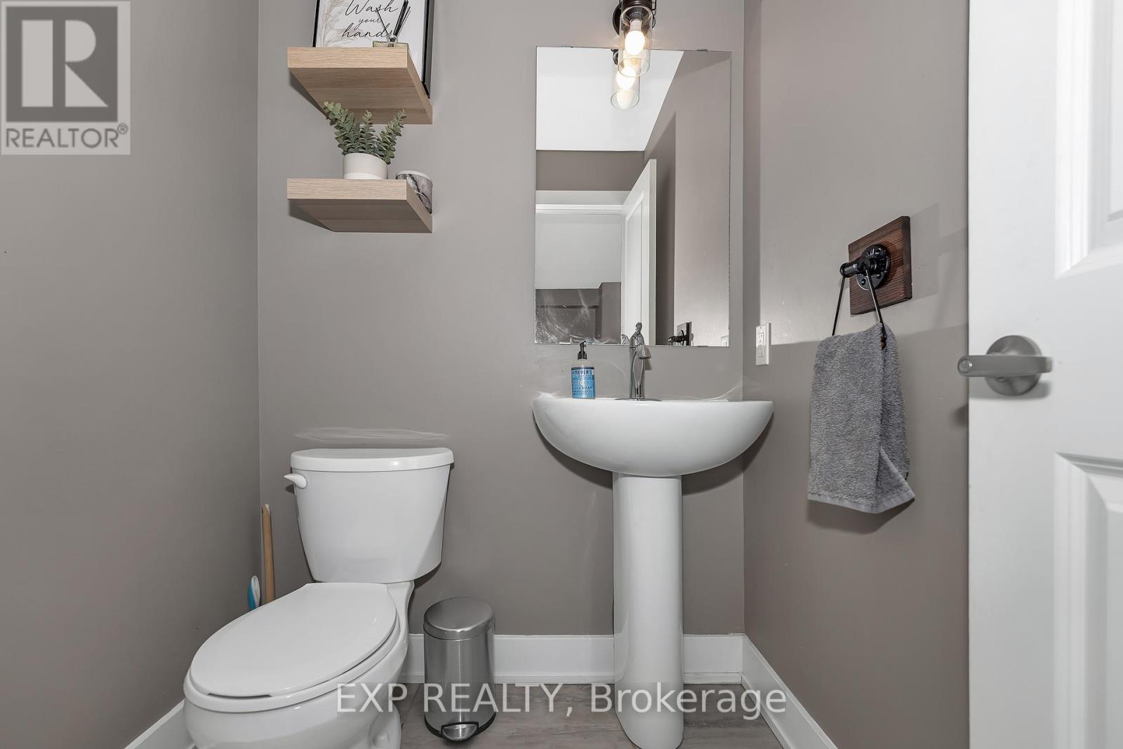 Photo 15 of 226 Purchase Crescent, Ottawa ON