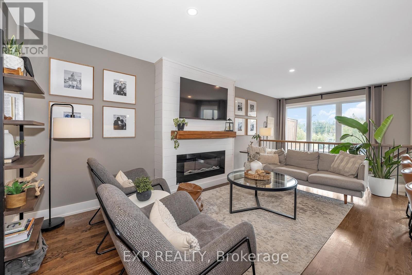 Photo 8 of 226 Purchase Crescent, Ottawa ON
