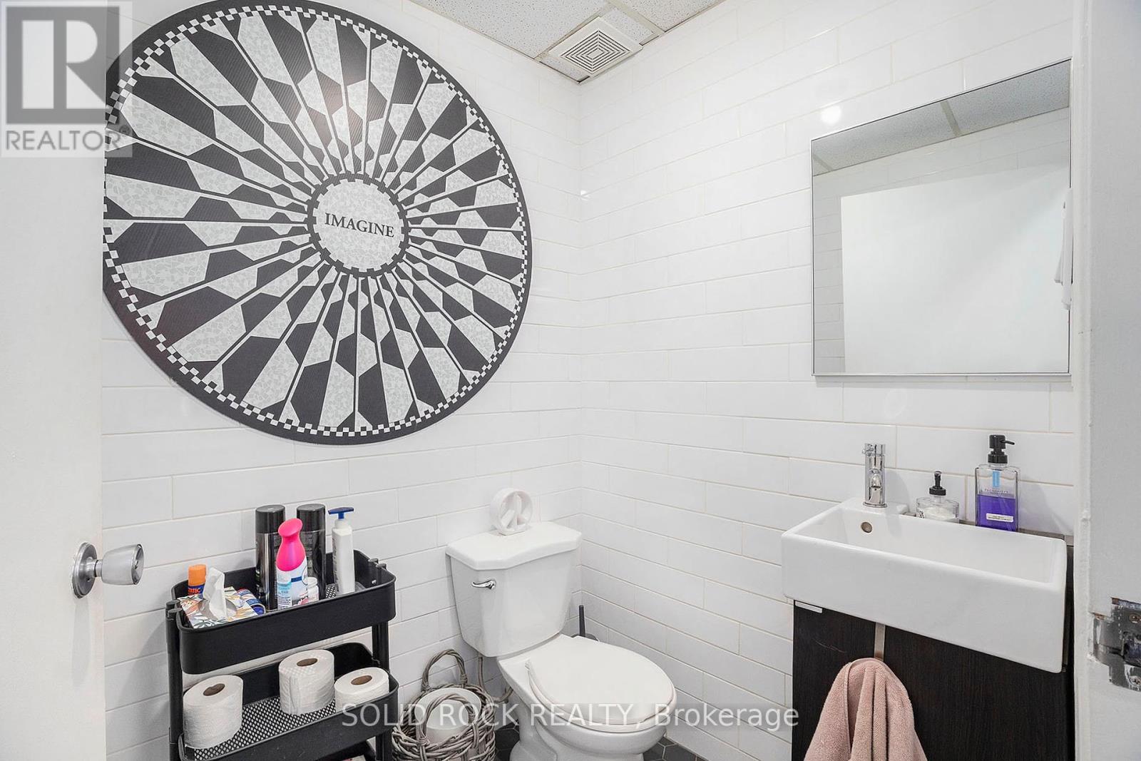 Photo 15 of 9 11 855 Industrial Avenue, Ottawa ON