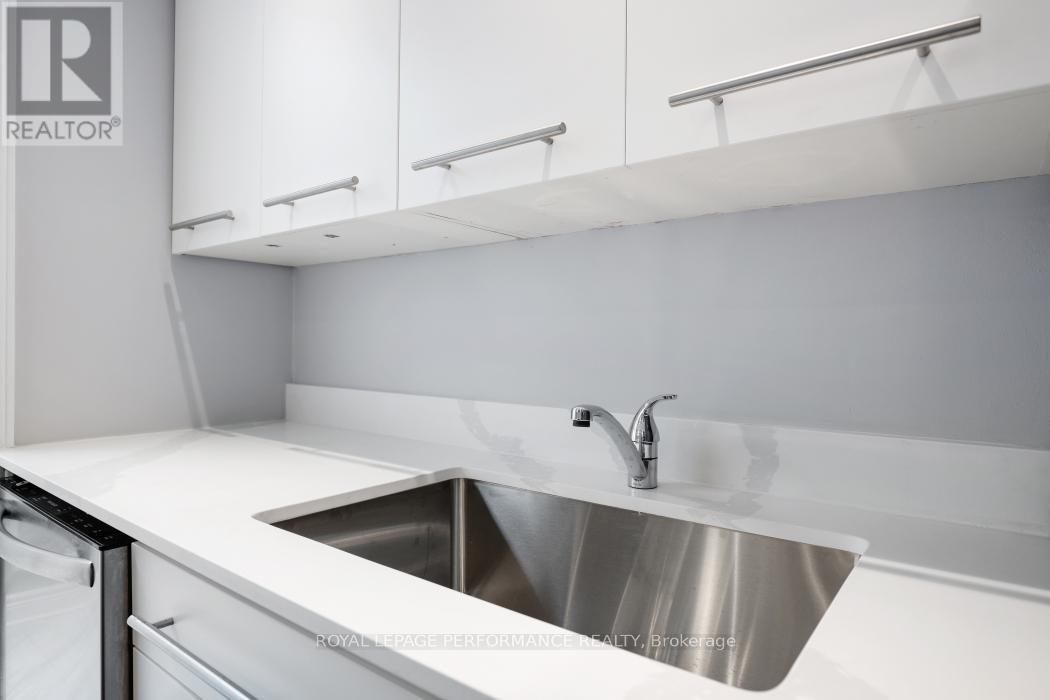 Photo 11 of 304 100 Bruyere Street, Ottawa ON