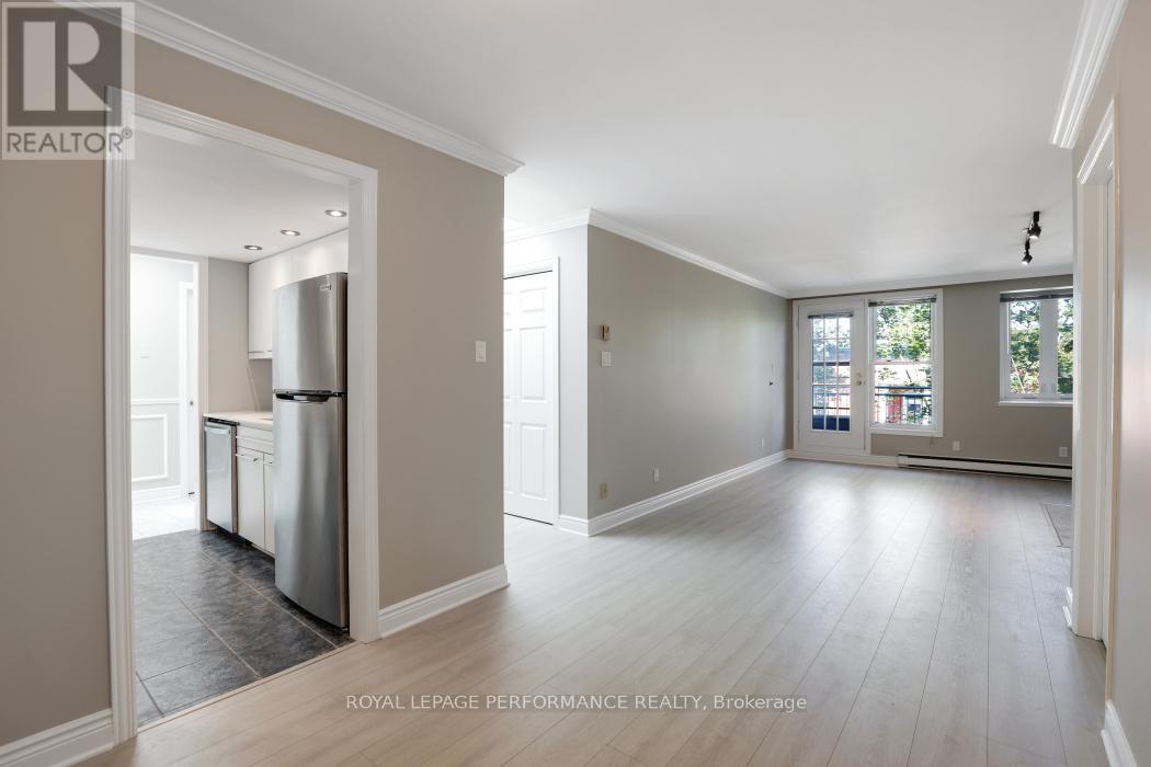 Photo 14 of 304 100 Bruyere Street, Ottawa ON