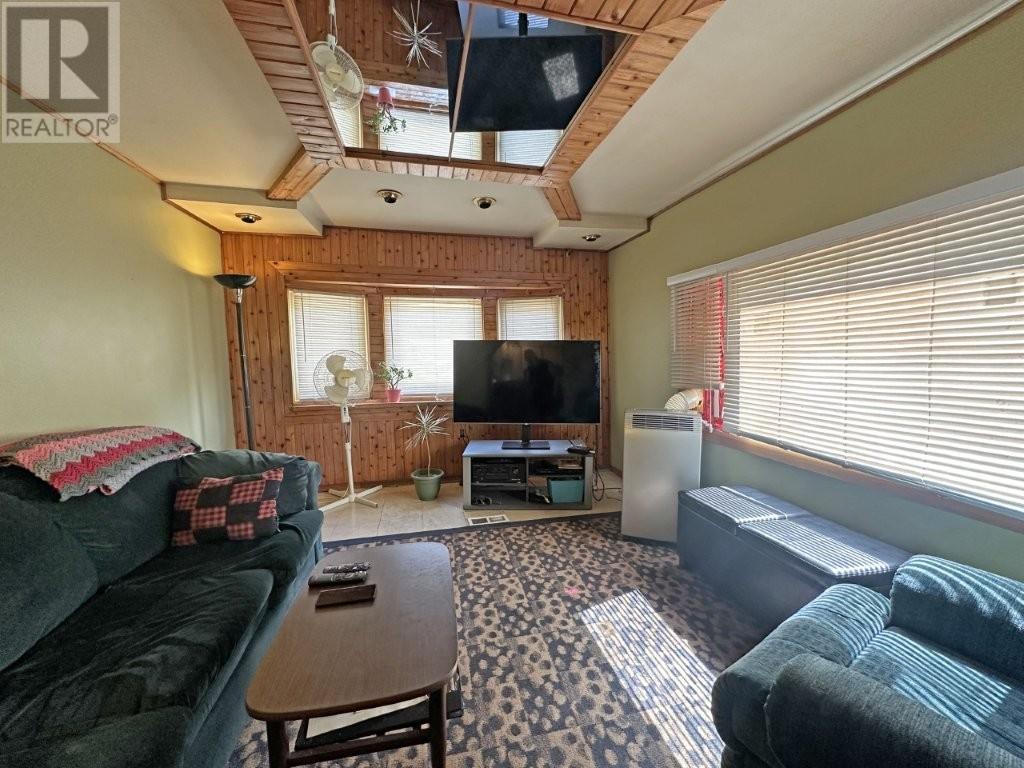 Photo 25 of 14 14 Silver Springs Road, Gorham ON
