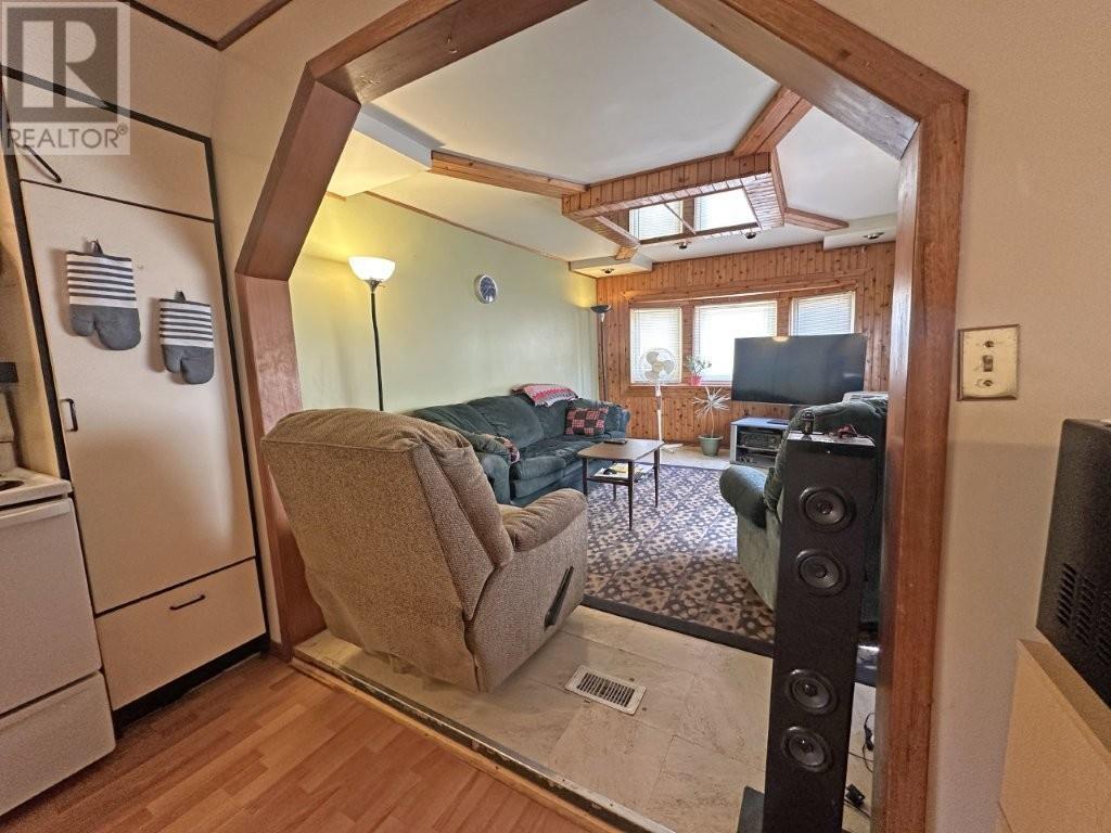 Photo 23 of 14 14 Silver Springs Road, Gorham ON