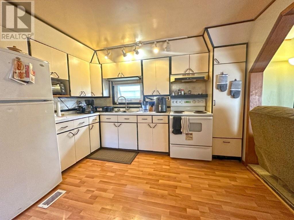 Photo 20 of 14 14 Silver Springs Road, Gorham ON