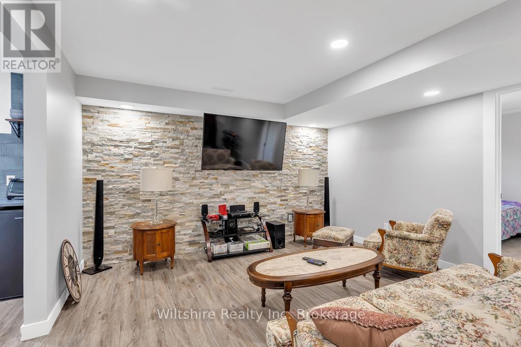 Photo 18 of 335 Talbot Street, Norfolk ON