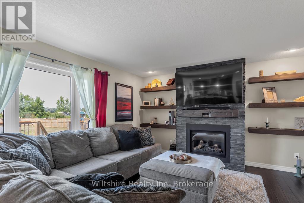 Photo 7 of 335 Talbot Street, Norfolk ON