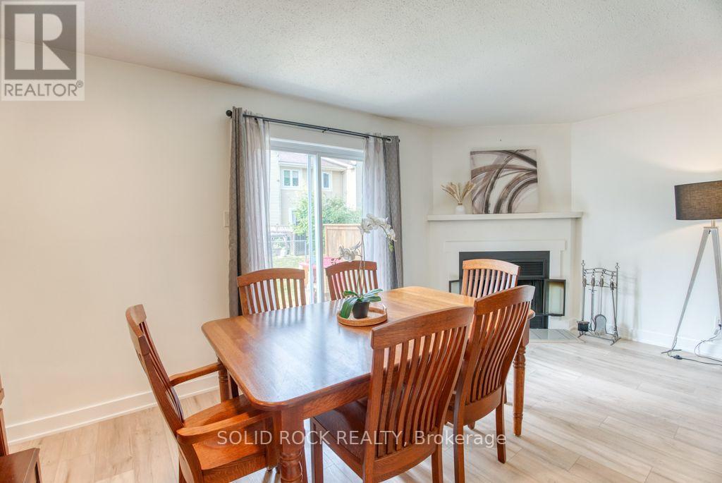 Photo 6 of 463 Canotia Place, Ottawa ON