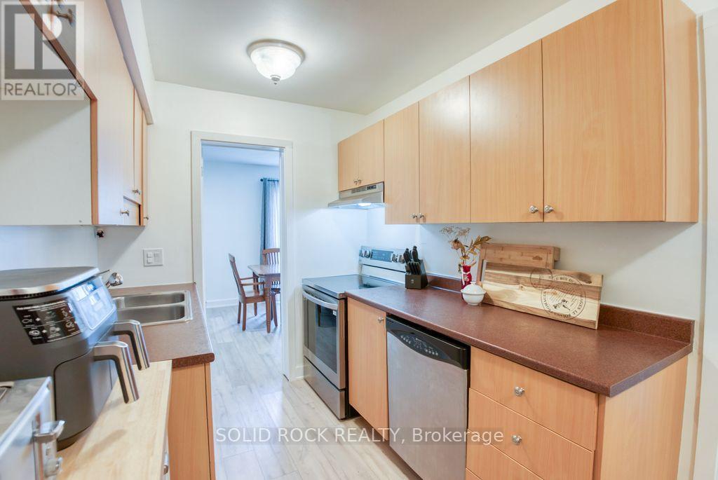 Photo 8 of 463 Canotia Place, Ottawa ON