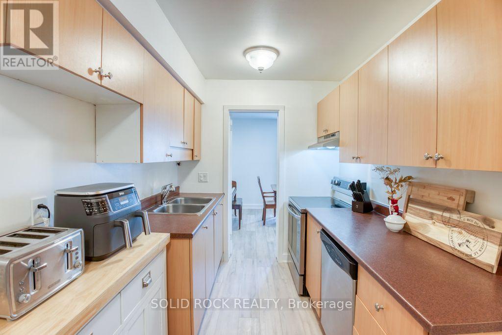 Photo 7 of 463 Canotia Place, Ottawa ON