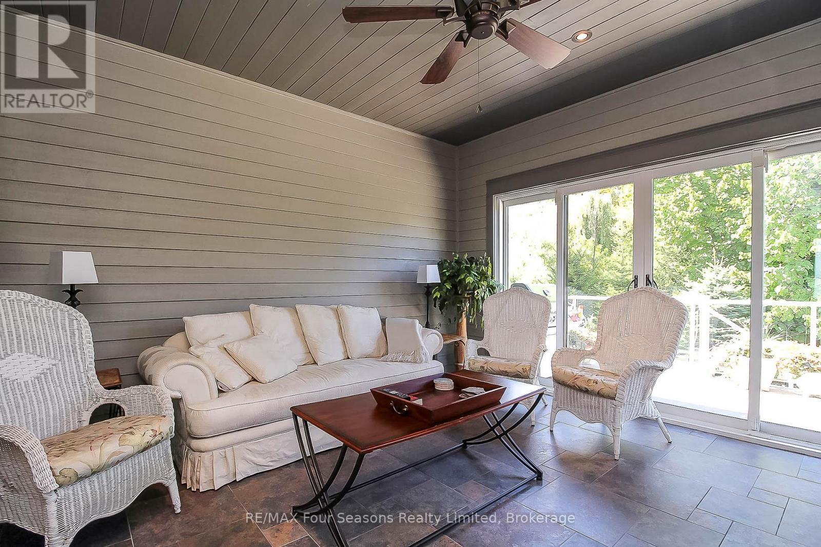 Photo 25 of 120 Schoolhouse Court, Blue Mountains ON