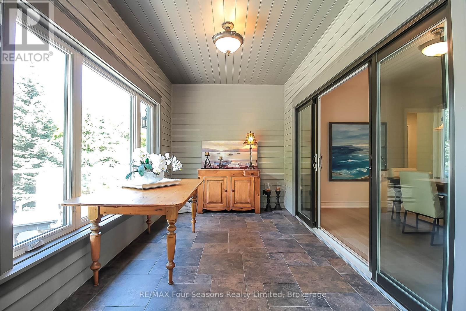 Photo 27 of 120 Schoolhouse Court, Blue Mountains ON