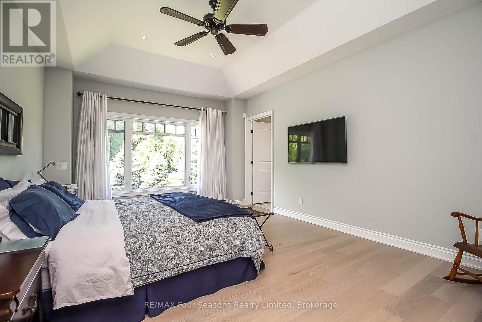 Photo 28 of 120 Schoolhouse Court, Blue Mountains ON