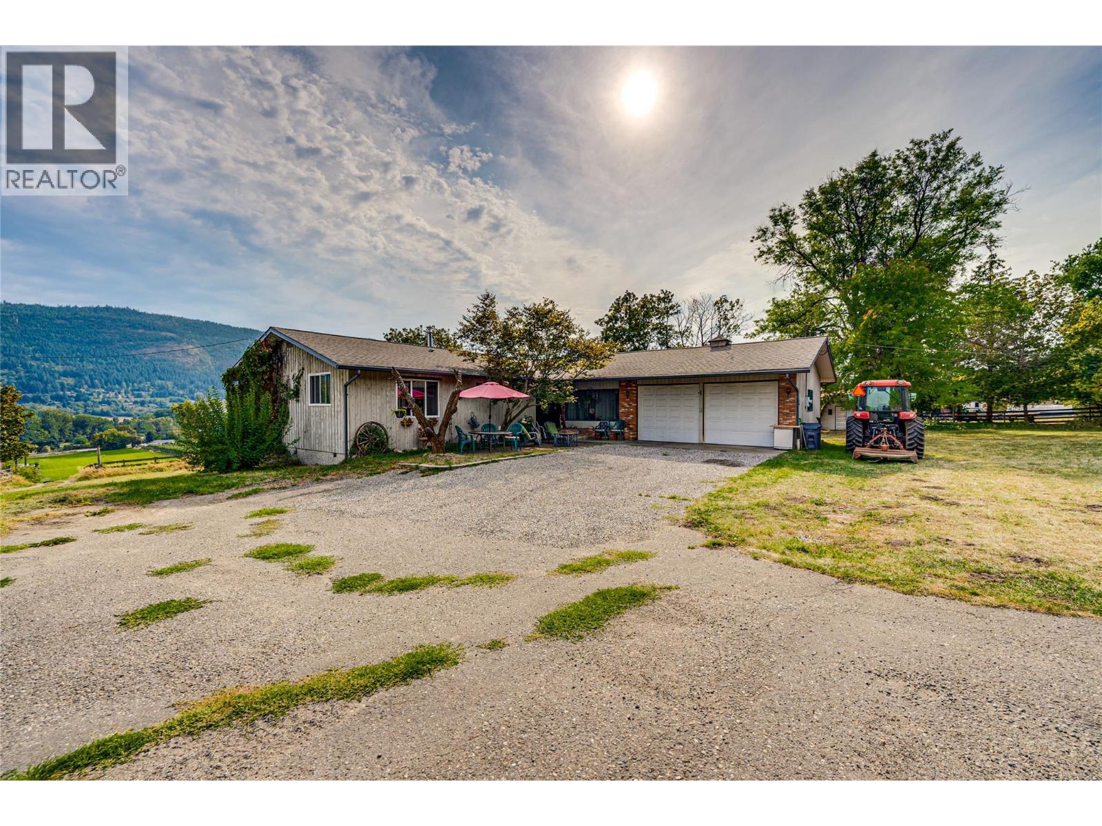 Photo 5 of 6944 Buchanan Road, Coldstream BC