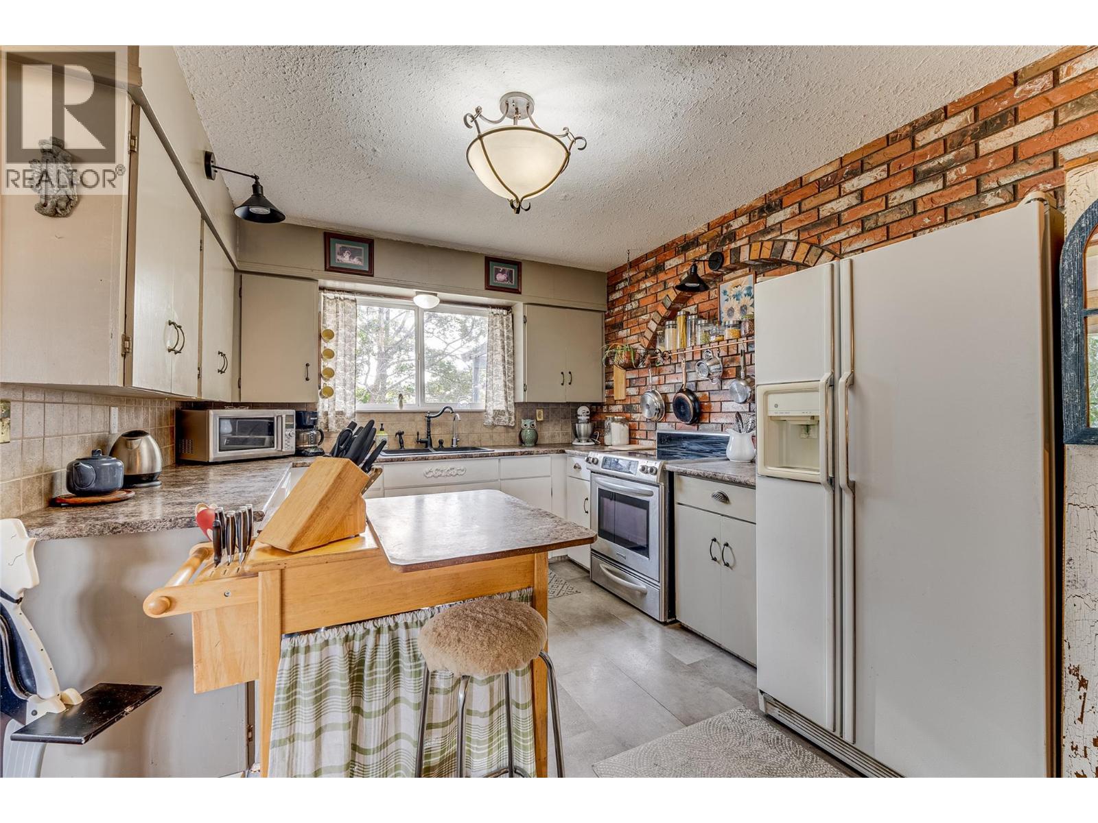 Photo 9 of 6944 Buchanan Road, Coldstream BC