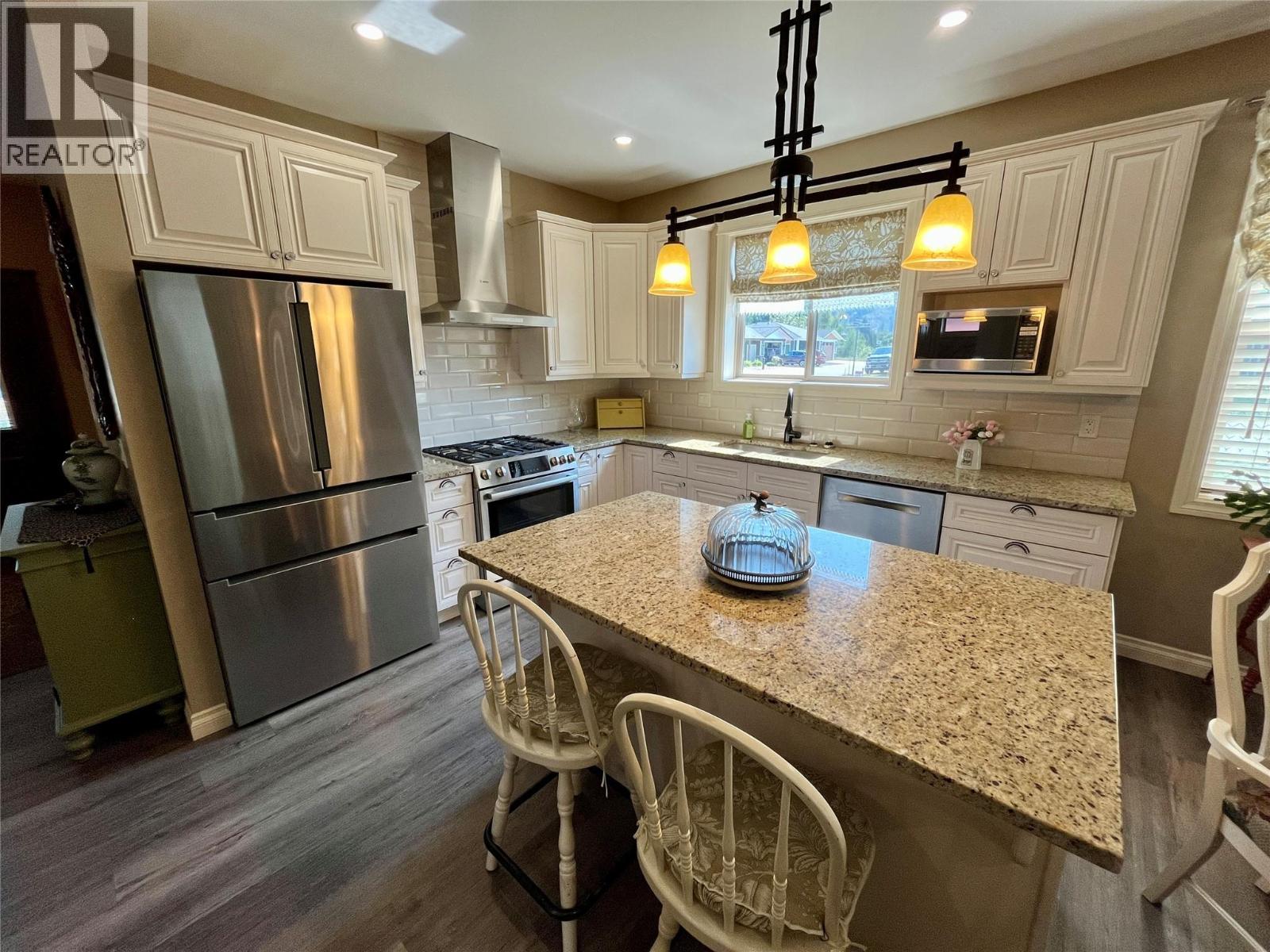 Photo 14 of 1132 Willow Row, Sicamous BC