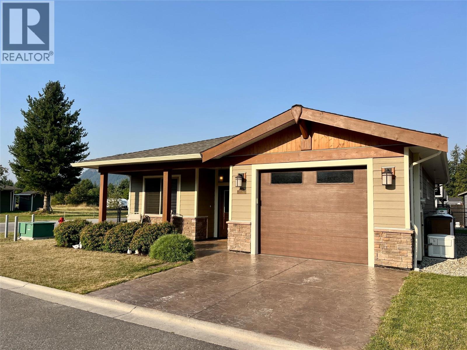 Photo 2 of 1132 Willow Row, Sicamous BC