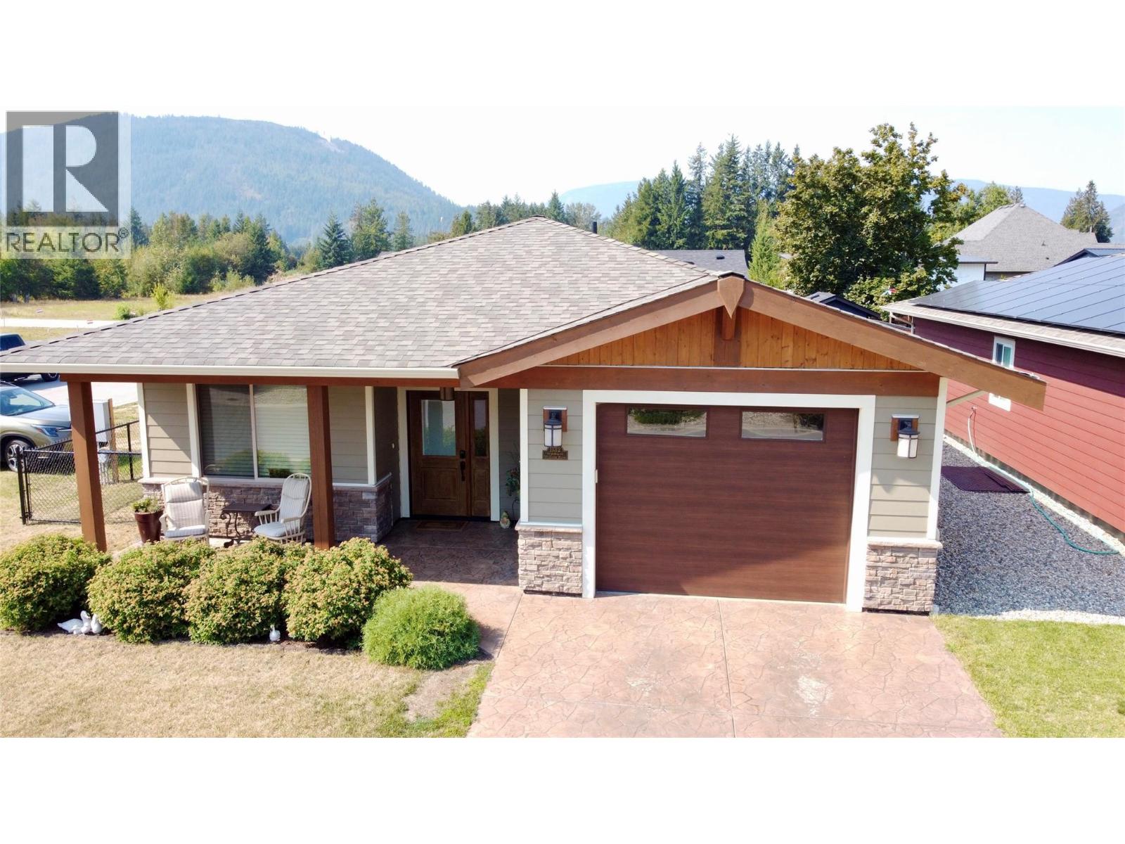 Photo 42 of 1132 Willow Row, Sicamous BC