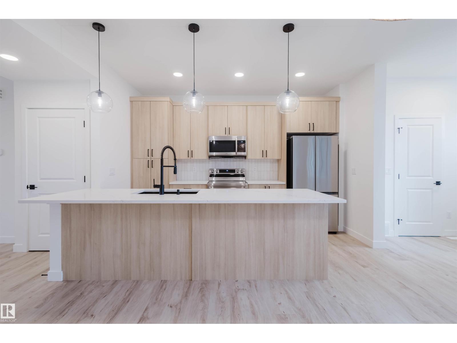 Photo 1 of 2140 Crossbill Ln Nw, Edmonton AB