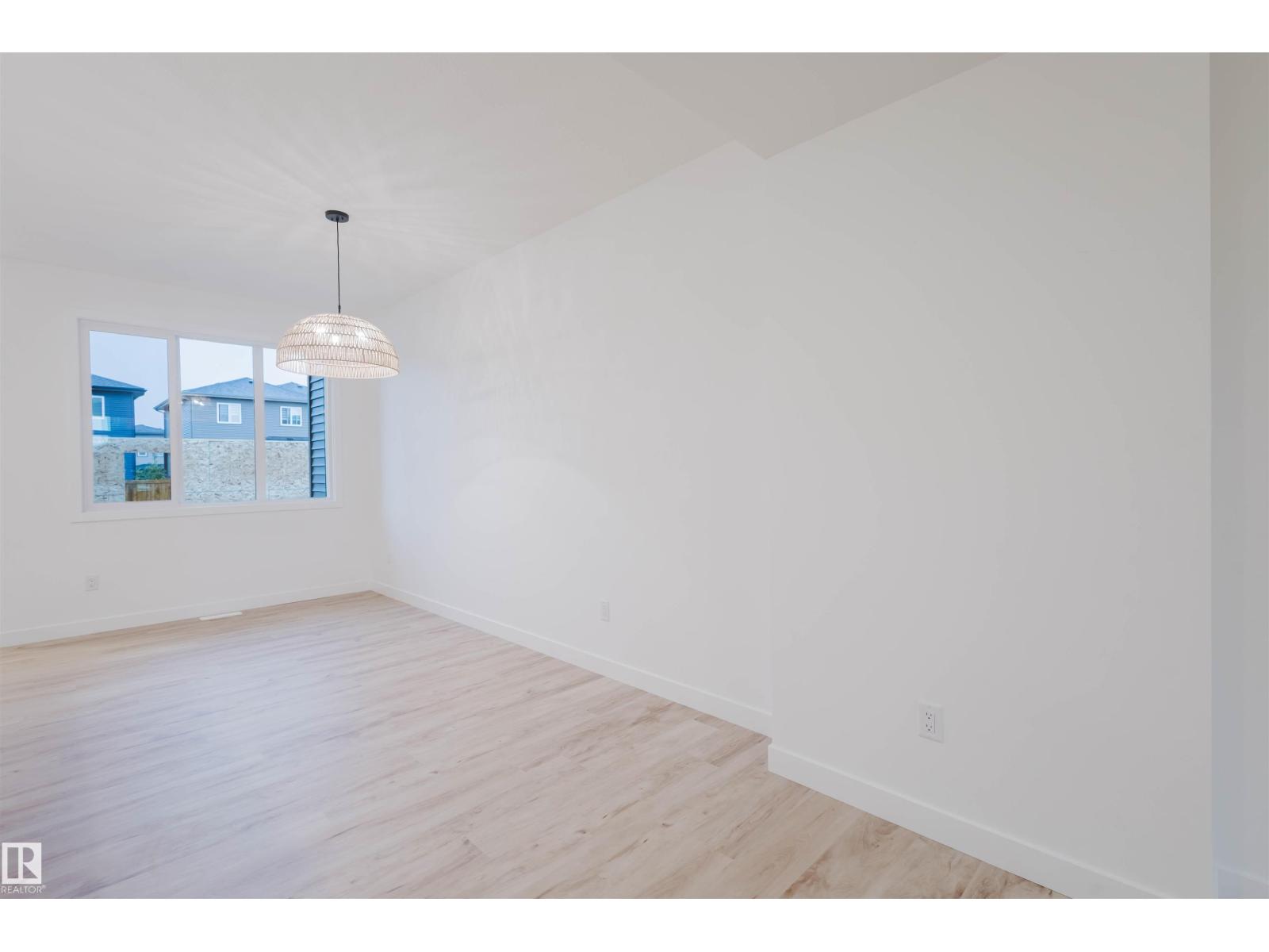 Photo 8 of 2140 Crossbill Ln Nw, Edmonton AB