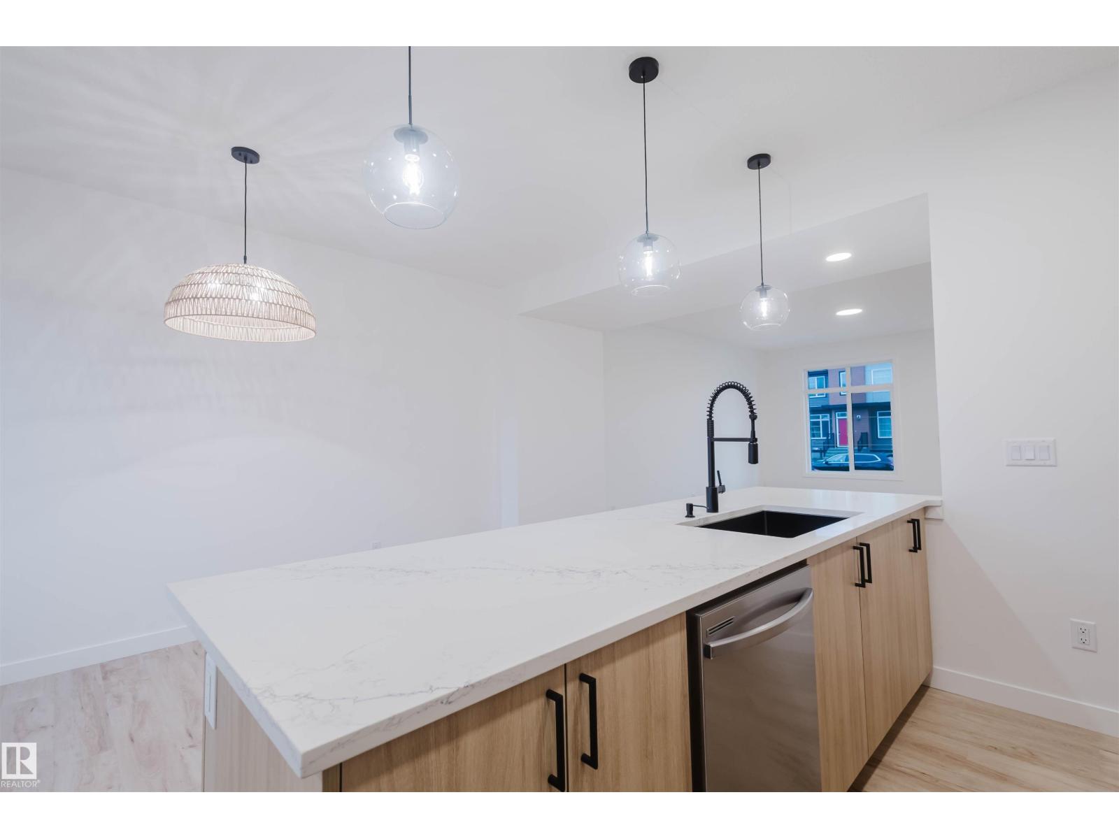 Photo 15 of 2140 Crossbill Ln Nw, Edmonton AB