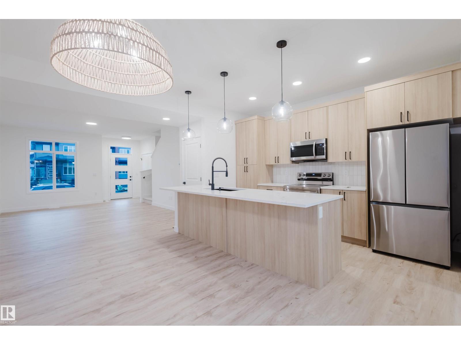 Photo 11 of 2140 Crossbill Ln Nw, Edmonton AB