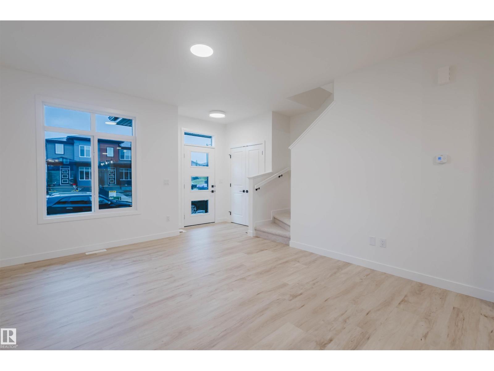 Photo 6 of 2140 Crossbill Ln Nw, Edmonton AB