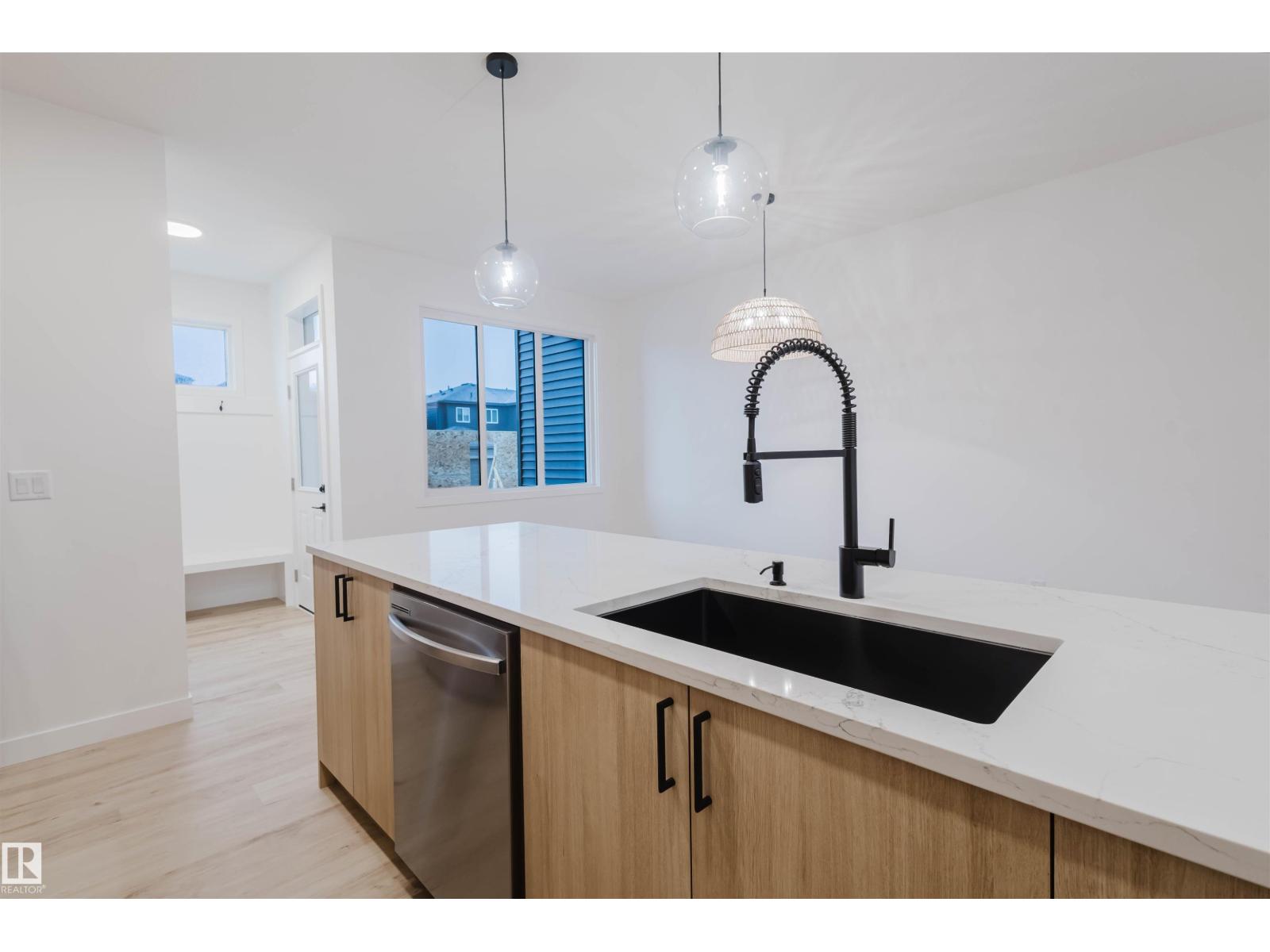 Photo 17 of 2140 Crossbill Ln Nw, Edmonton AB