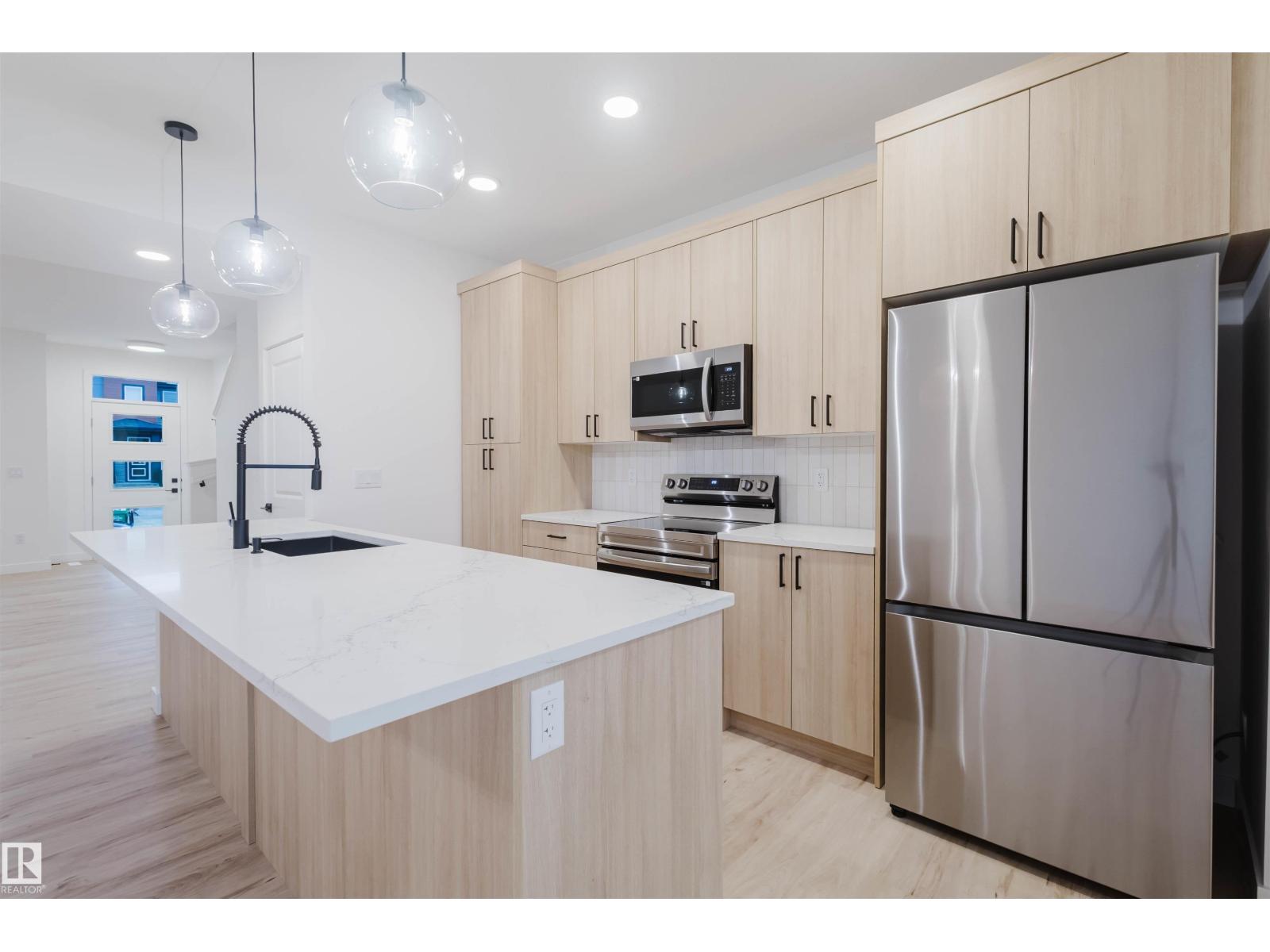 Photo 13 of 2140 Crossbill Ln Nw, Edmonton AB