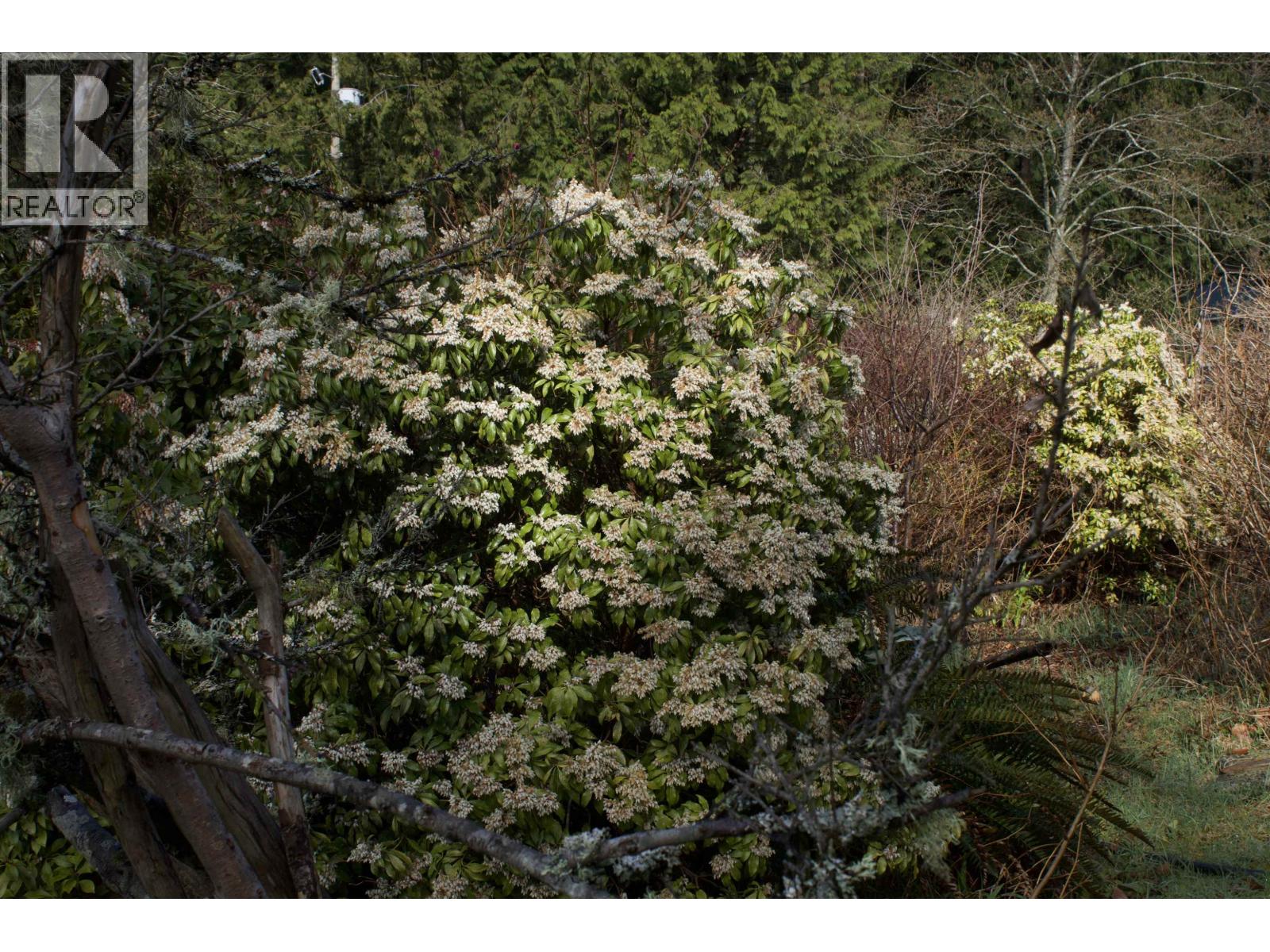 26 BRIGHTON BEACH, North Vancouver