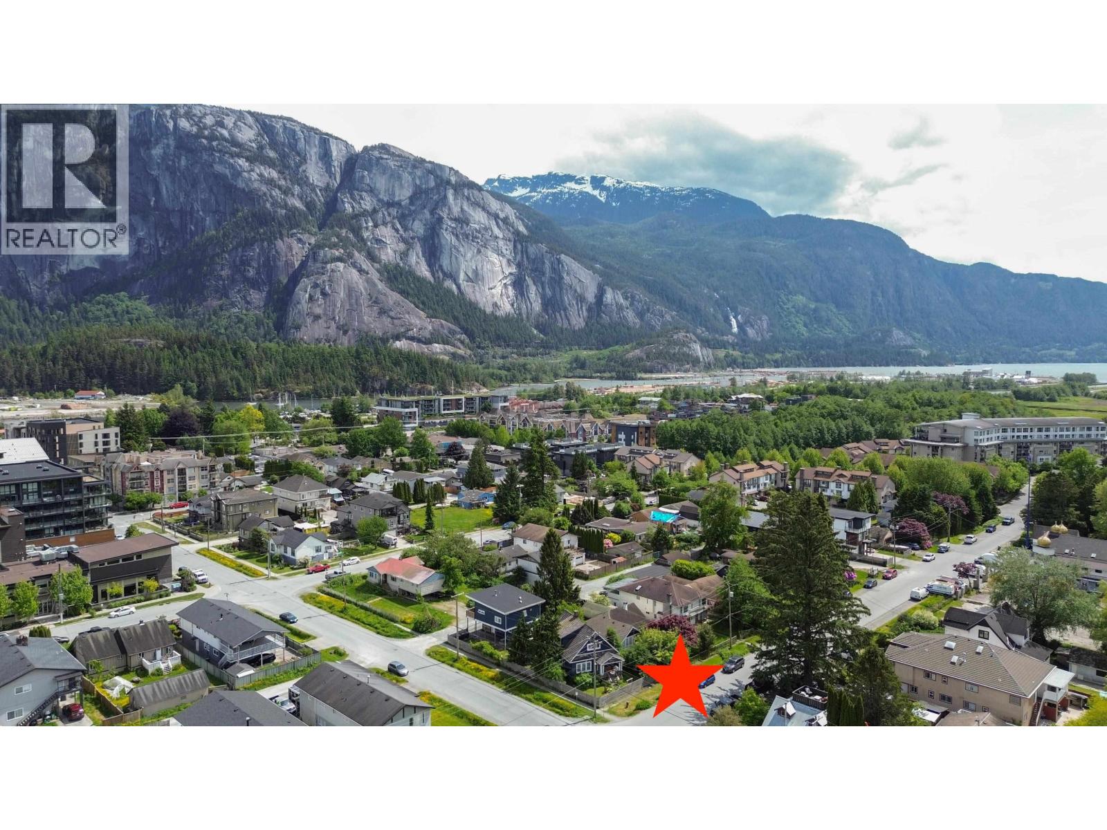 Photo 37 of 37992 Fifth Avenue, Squamish BC