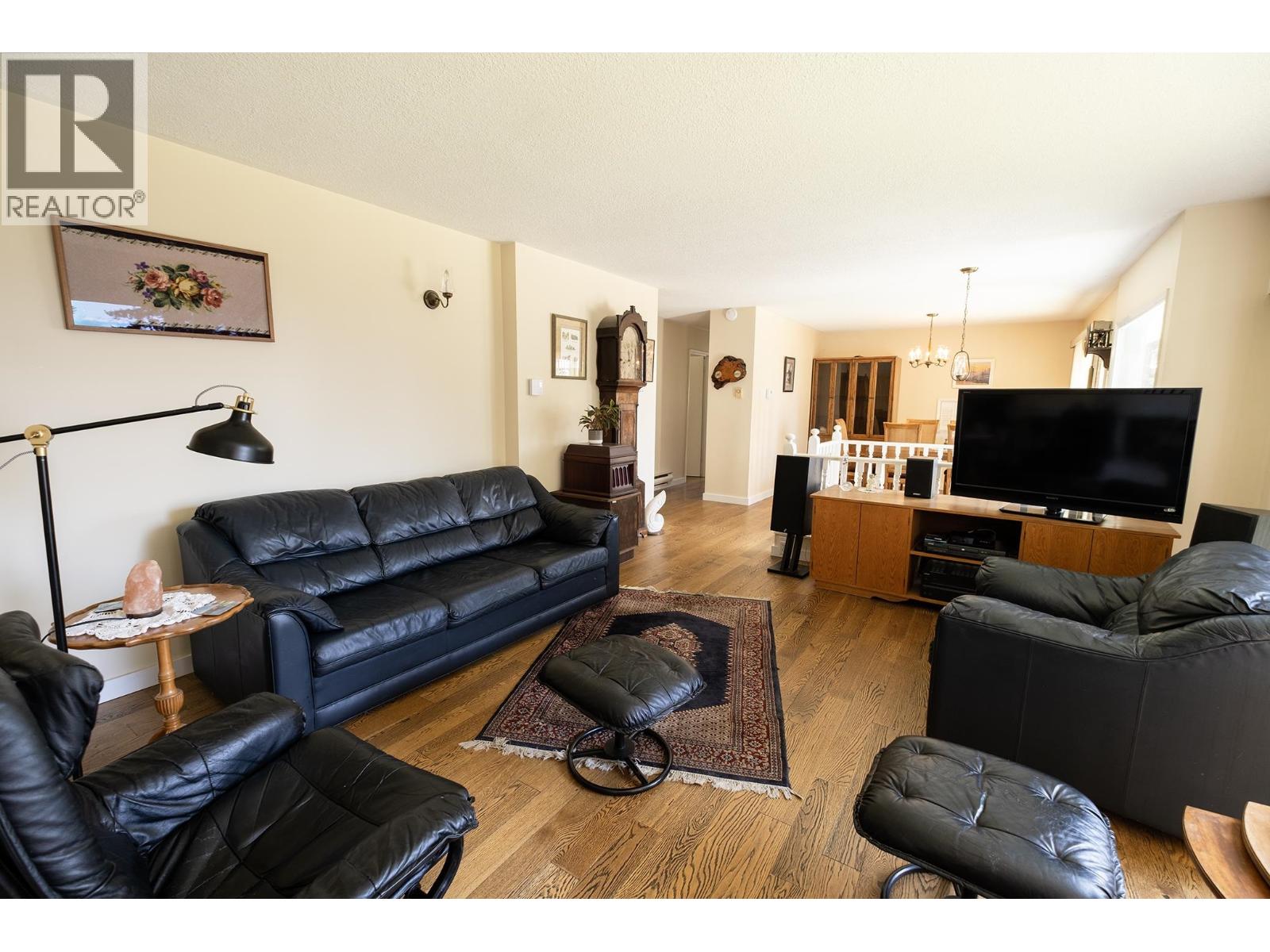 1238 GOWER POINT ROAD, Gibsons