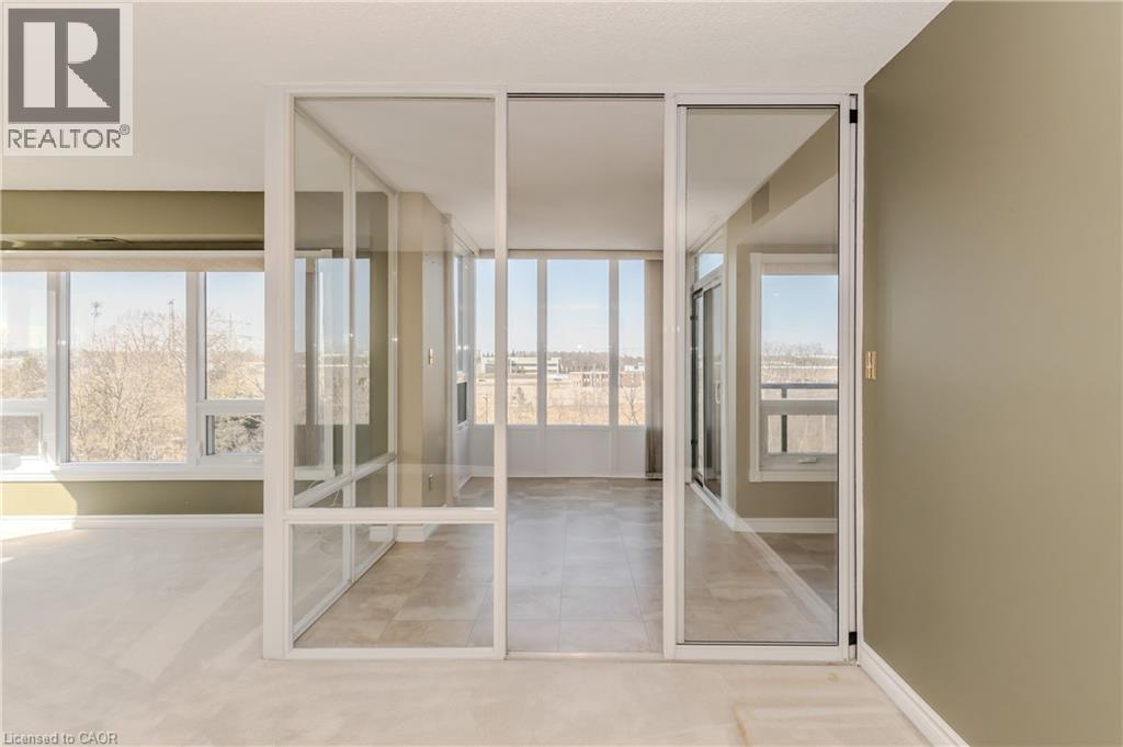 Photo 10 of 237 King Street W Unit 1008, Cambridge ON
