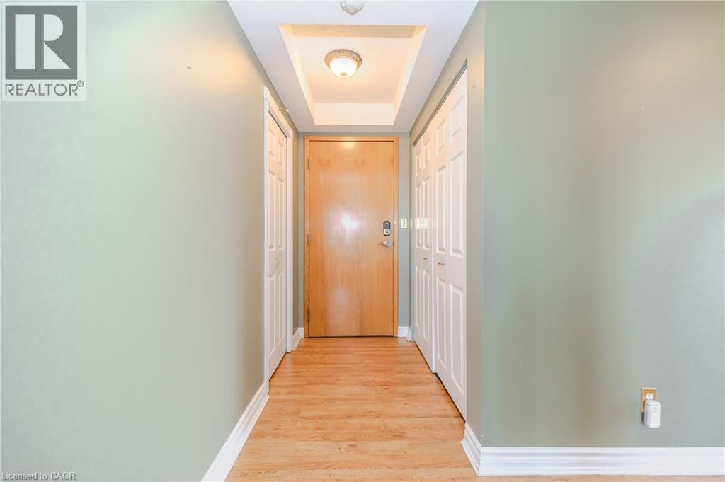 Photo 4 of 237 King Street W Unit 1008, Cambridge ON