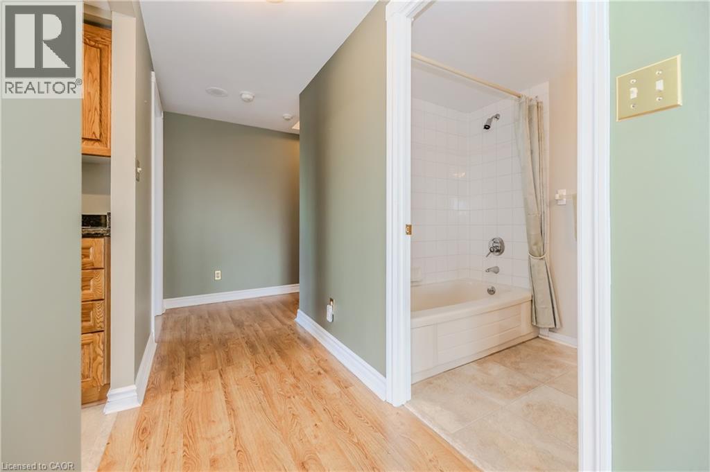 Photo 25 of 237 King Street W Unit 1008, Cambridge ON