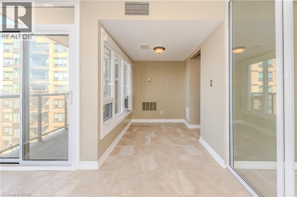 Photo 15 of 237 King Street W Unit 1008, Cambridge ON