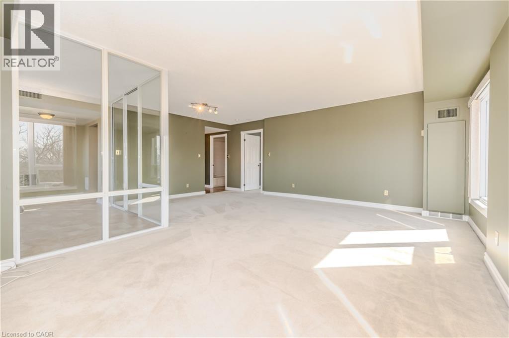 Photo 8 of 237 King Street W Unit 1008, Cambridge ON