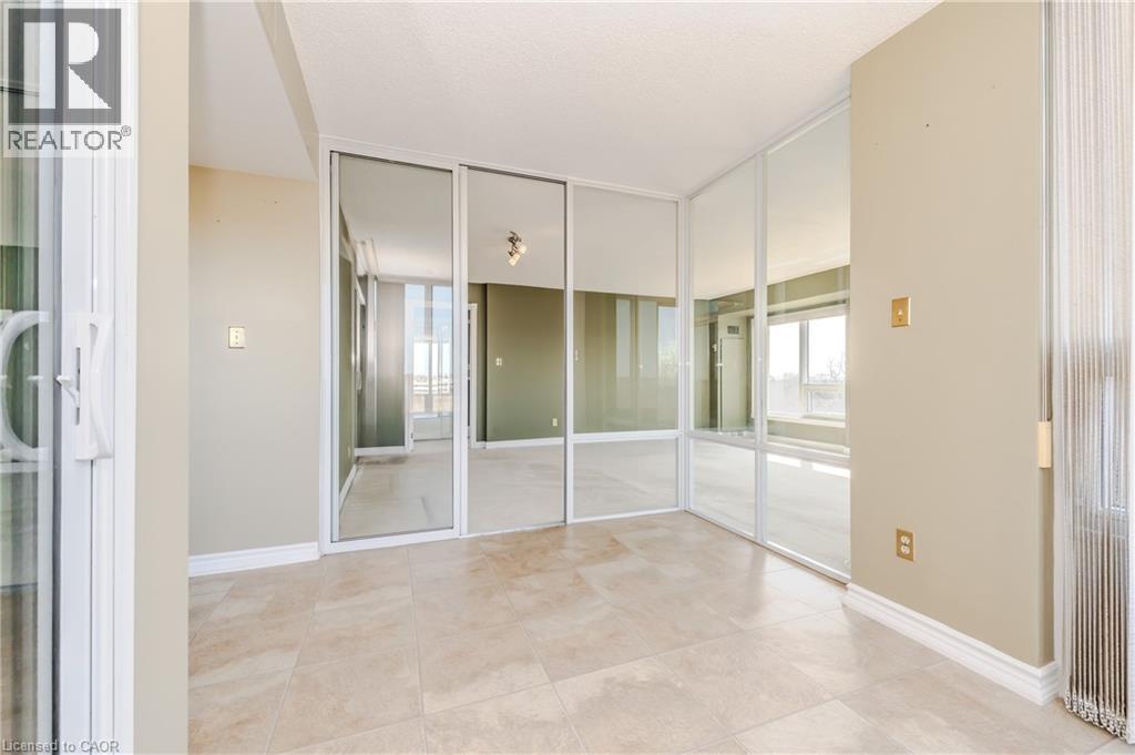 Photo 13 of 237 King Street W Unit 1008, Cambridge ON