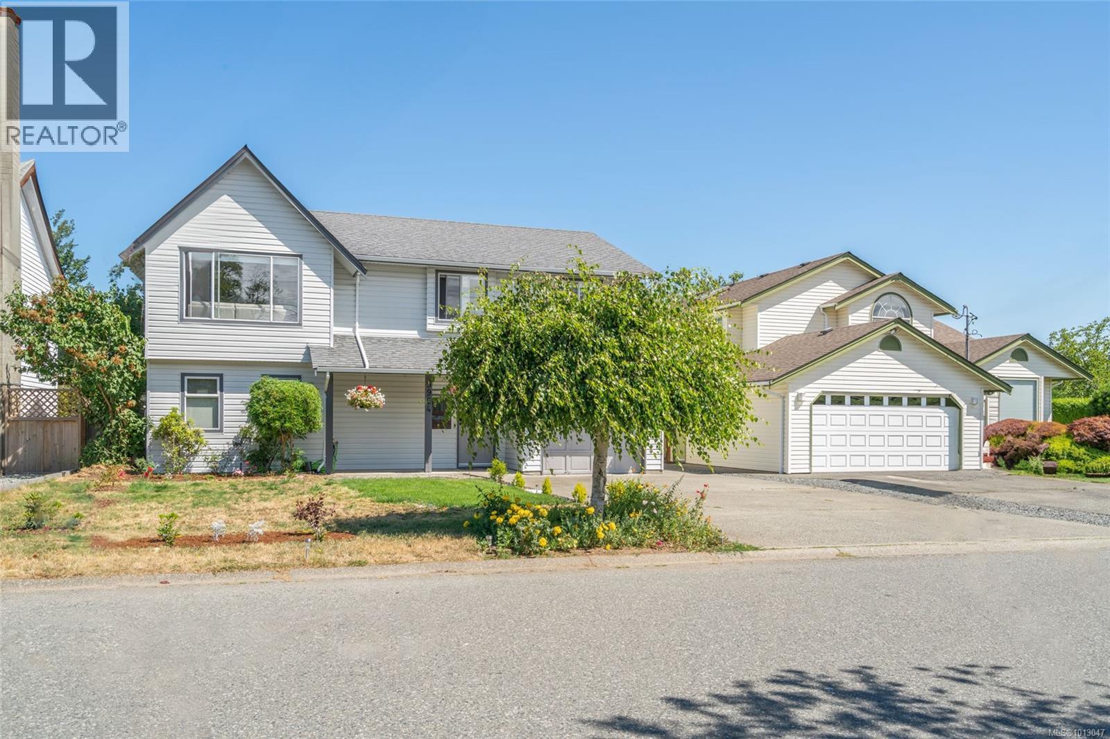 Photo 3 of 5954 Broadway Rd, Nanaimo BC