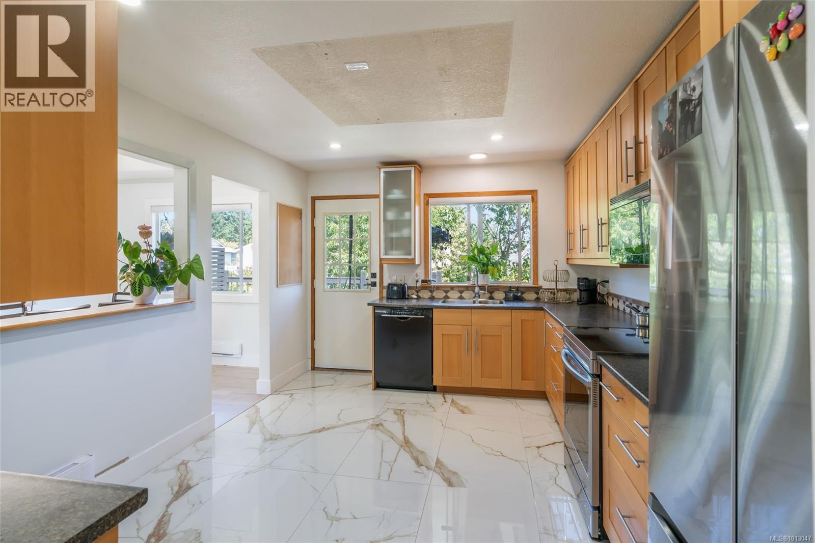 Photo 7 of 5954 Broadway Rd, Nanaimo BC