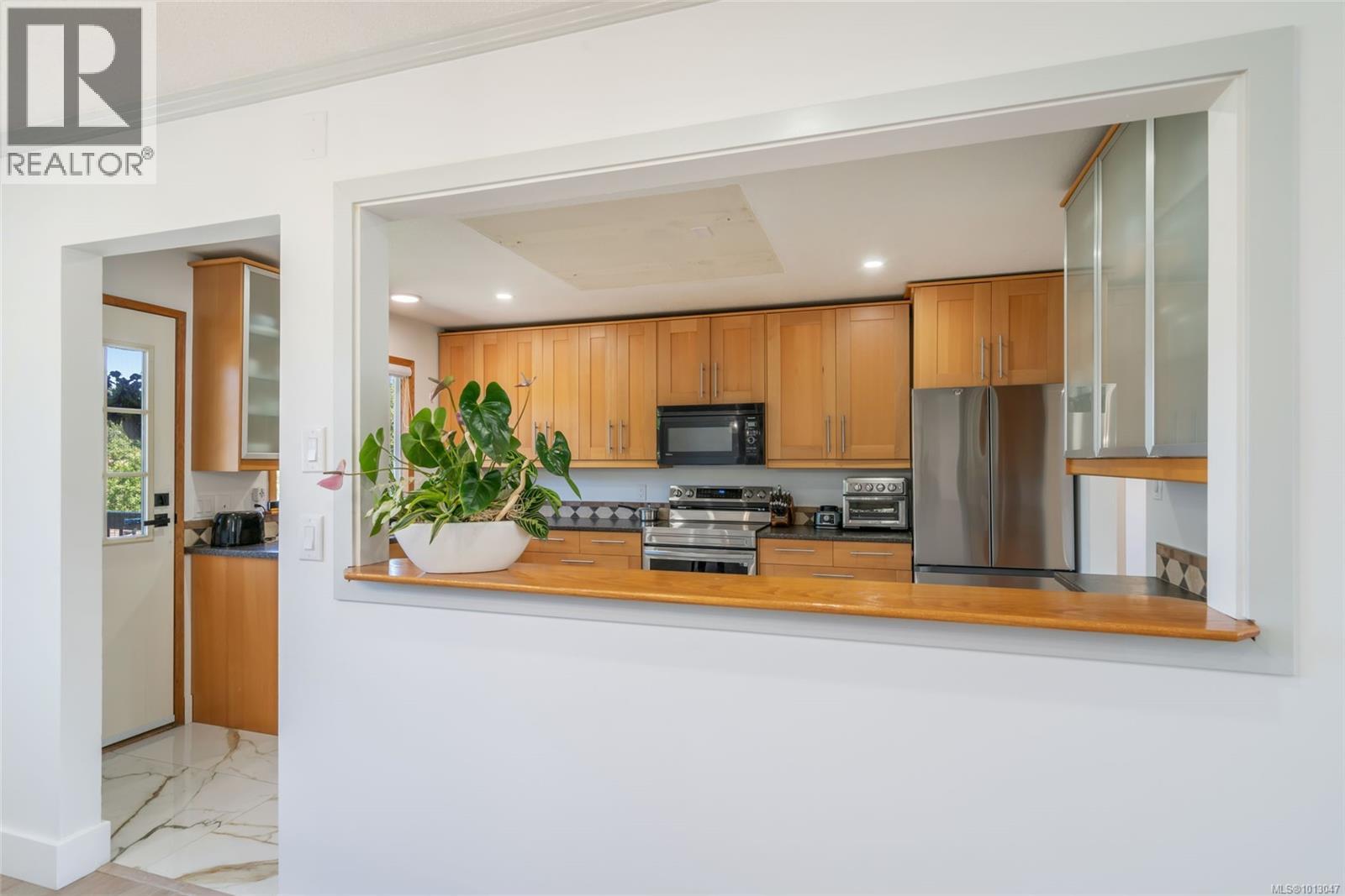 Photo 8 of 5954 Broadway Rd, Nanaimo BC