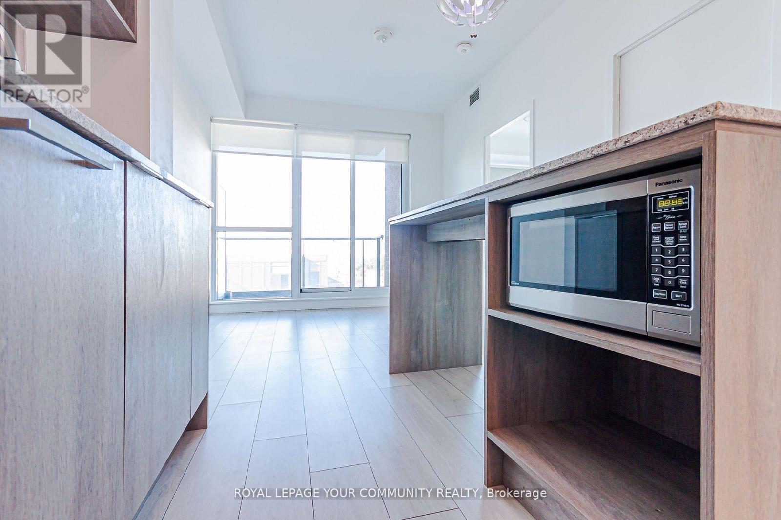 Photo 11 of 1217 31 Tippett Road, Toronto ON