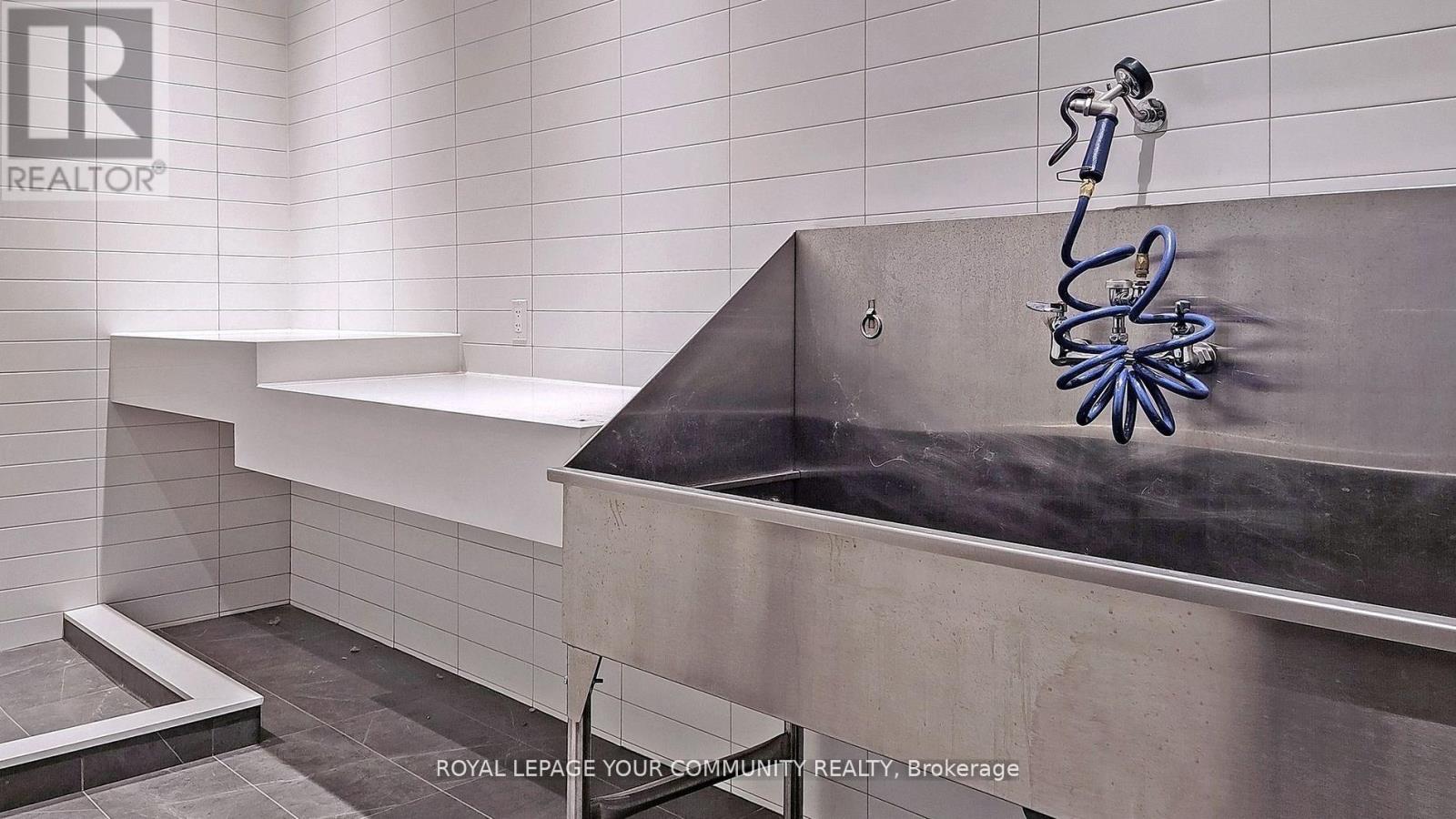 Photo 37 of 1217 31 Tippett Road, Toronto ON