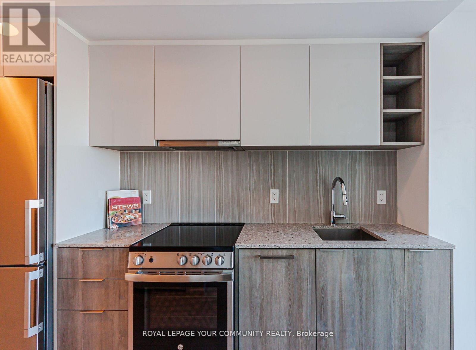Photo 9 of 1217 31 Tippett Road, Toronto ON
