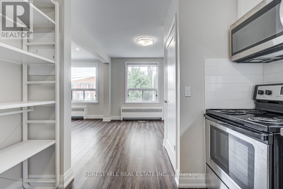 Photo 13 of 1 11 Markdale Avenue, Toronto ON