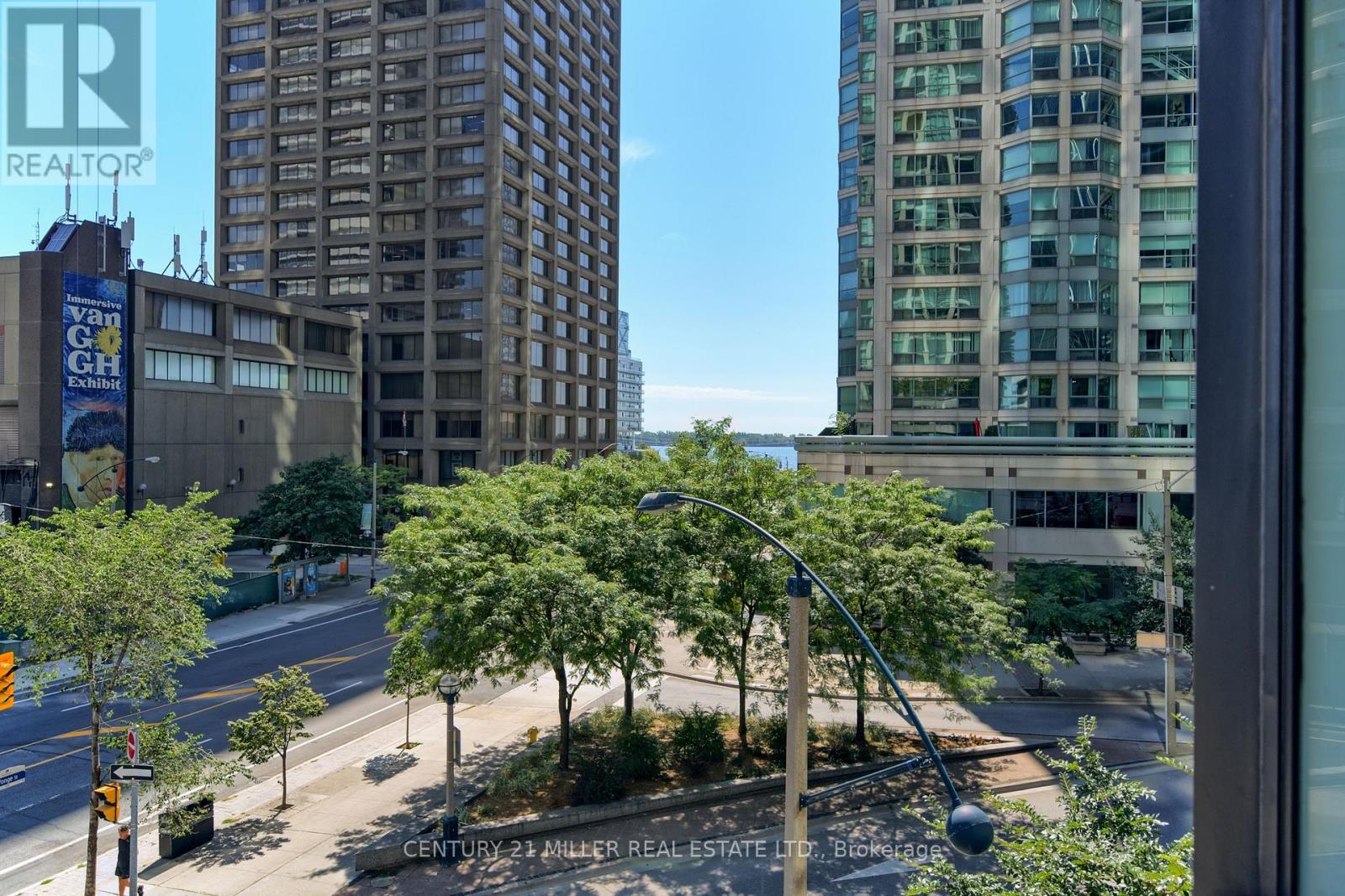 Photo 16 of 310 16 Yonge Street, Toronto ON