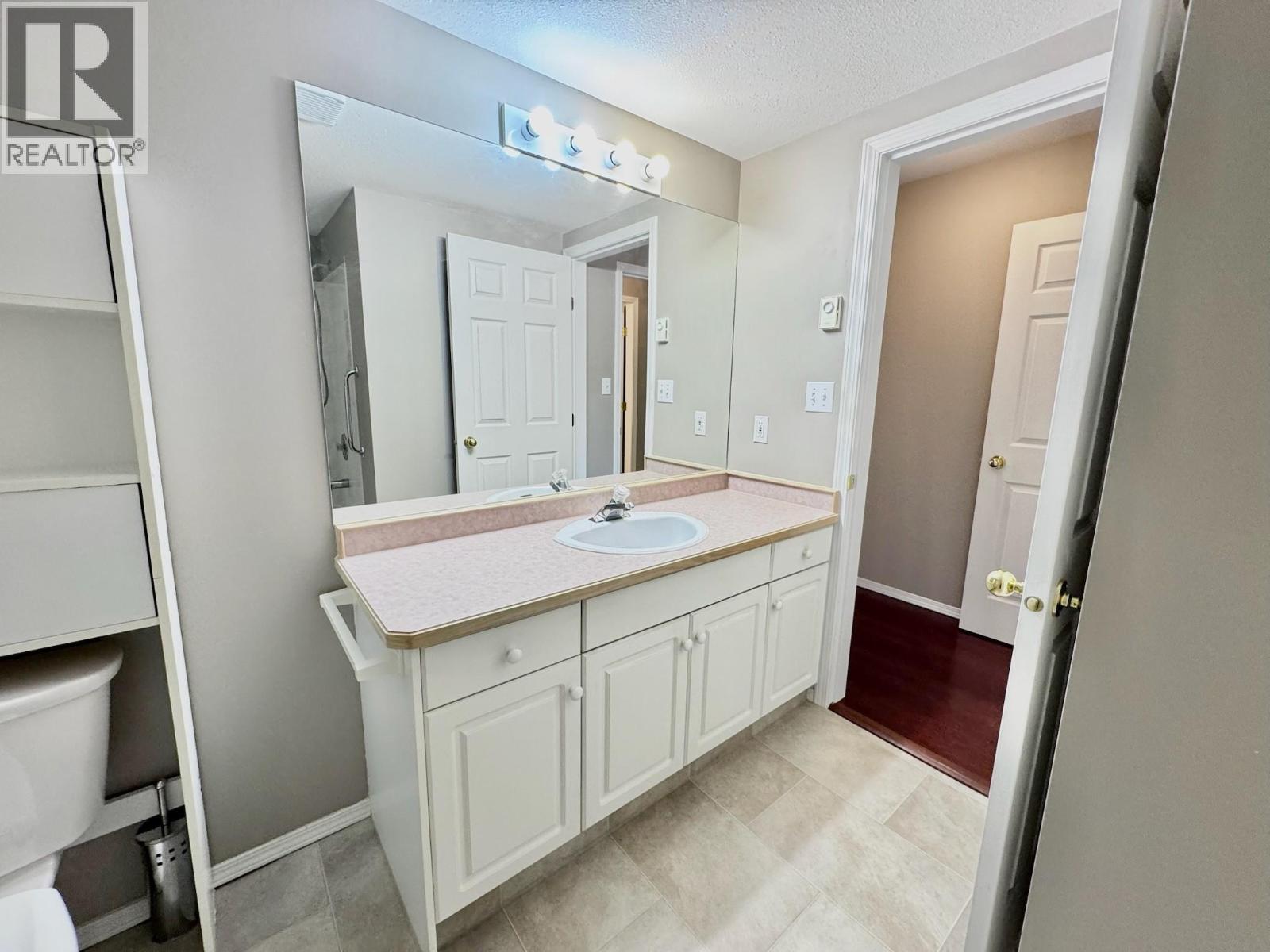 2401 SOUTH MAIN Street Unit# 204, Penticton