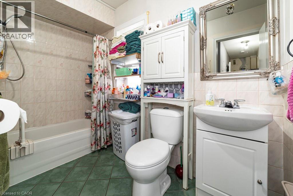Photo 36 of 96 Kinrade Avenue, Hamilton ON