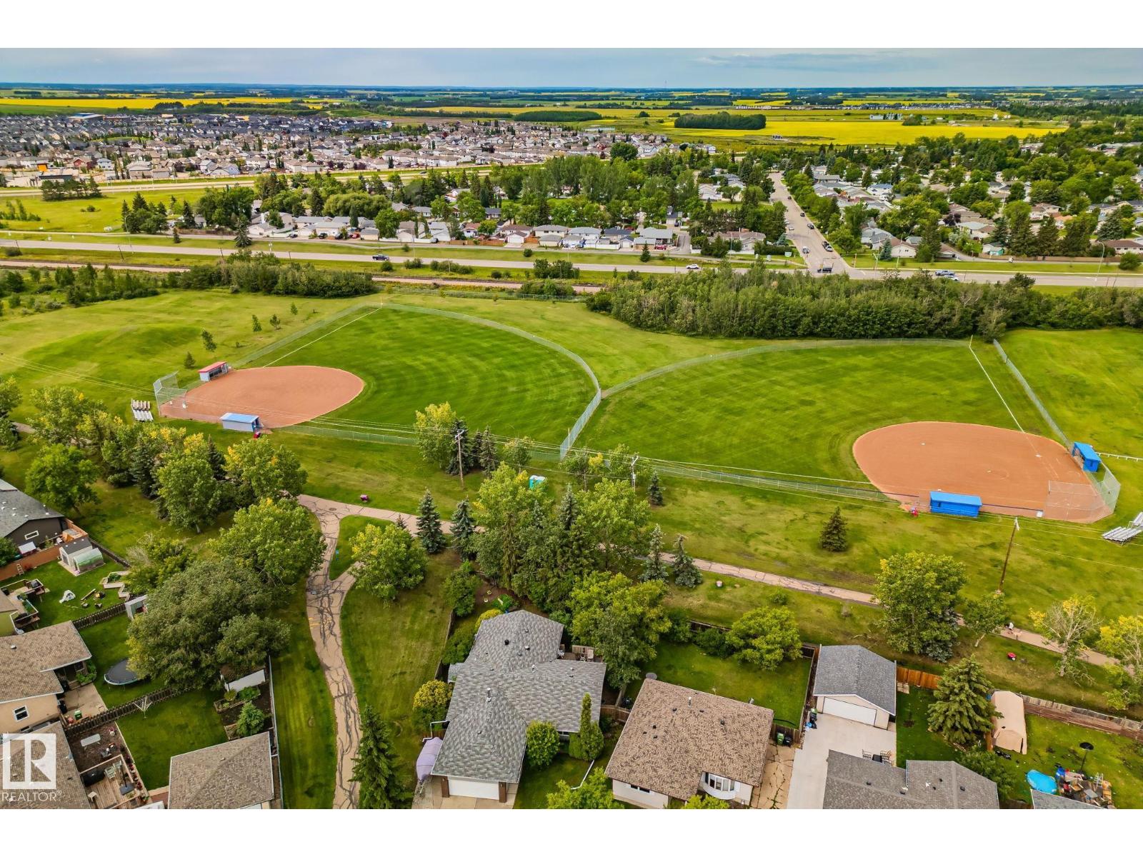 Photo 40 of 4303 35 Av, Leduc AB