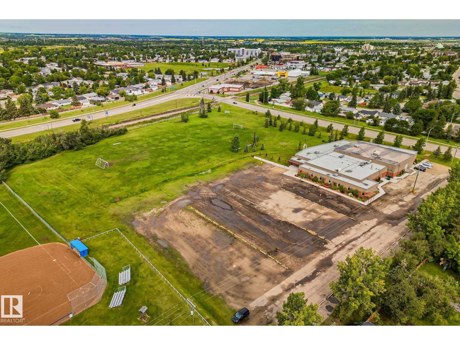 Photo 41 of 4303 35 Av, Leduc AB