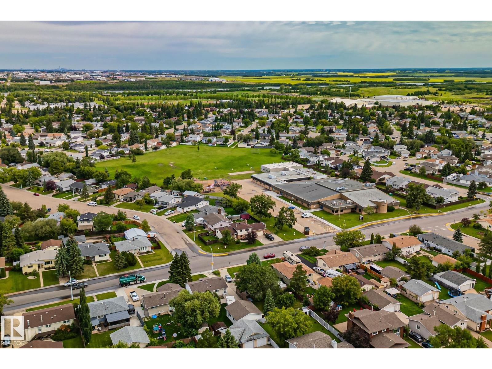 Photo 43 of 4303 35 Av, Leduc AB